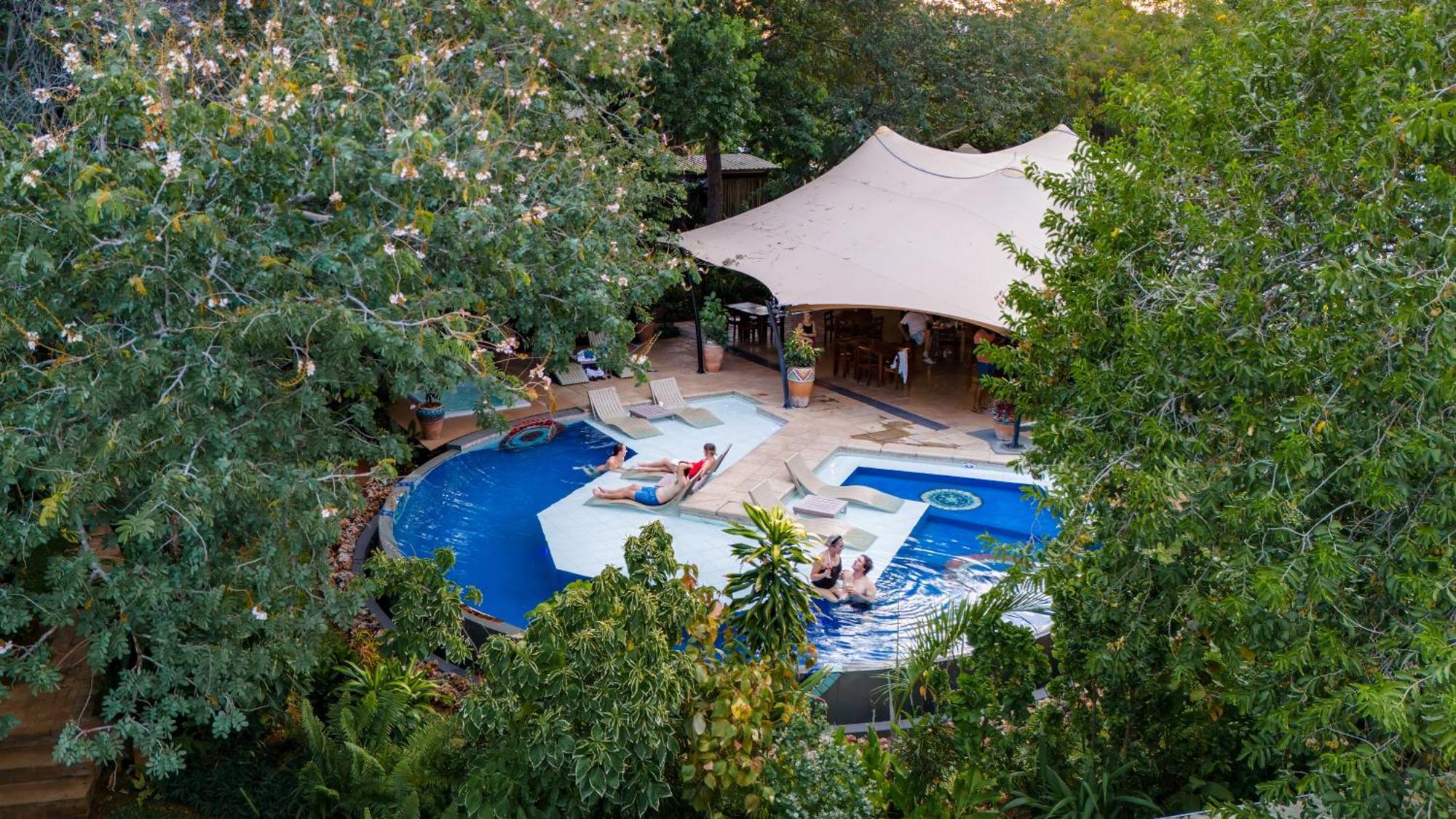 Hotel Shongwe Oasis Victoriafälle Exterior foto