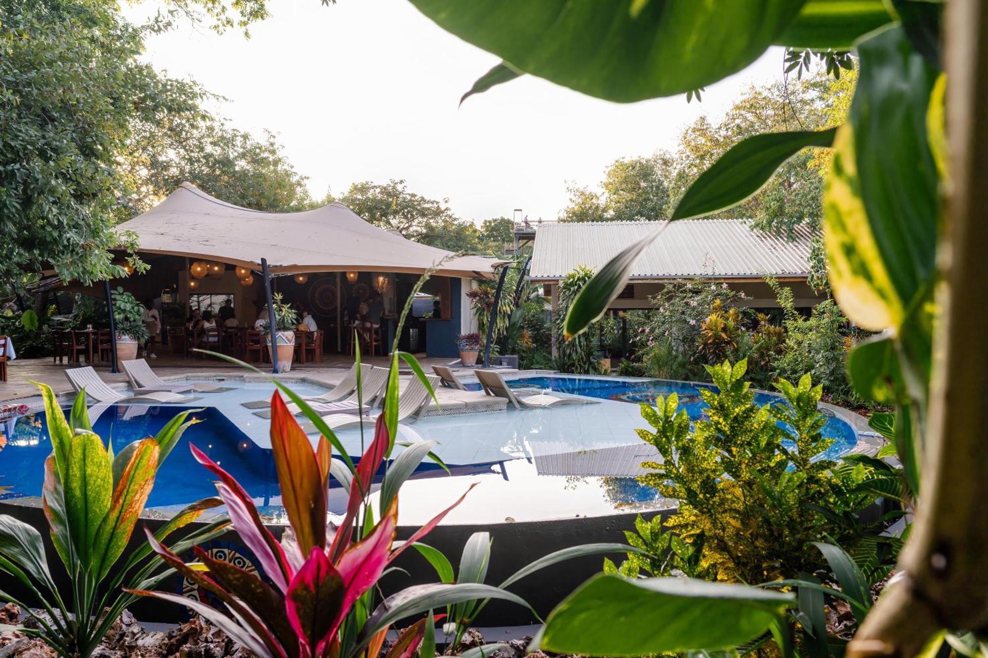 Hotel Shongwe Oasis Victoriafälle Exterior foto