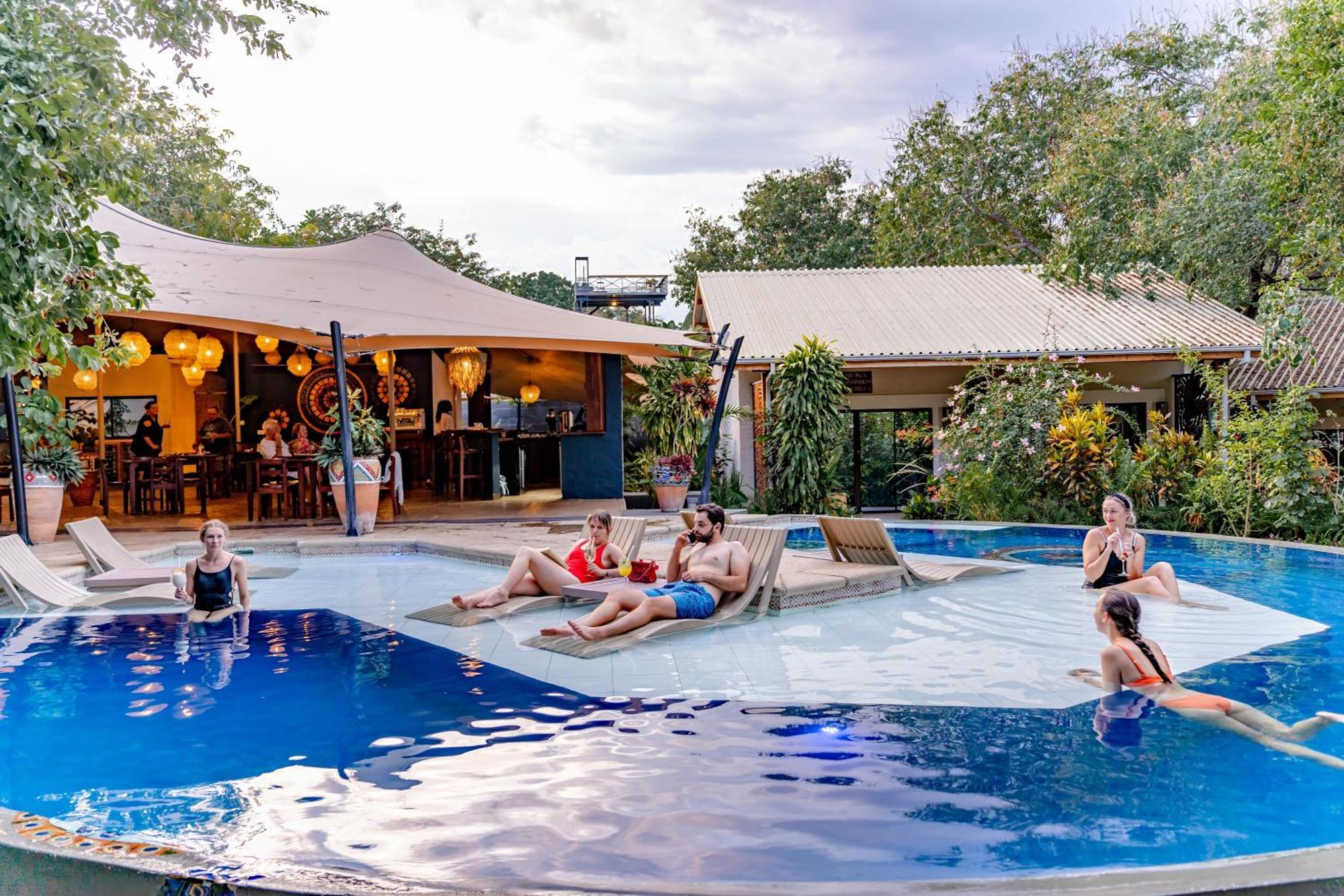 Hotel Shongwe Oasis Victoriafälle Exterior foto